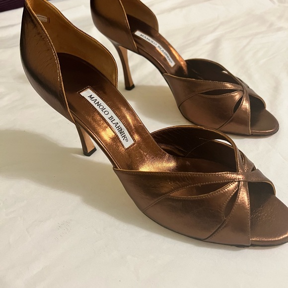 Monolo Blahnik copper heels. Size 41.5. - Picture 2 of 8